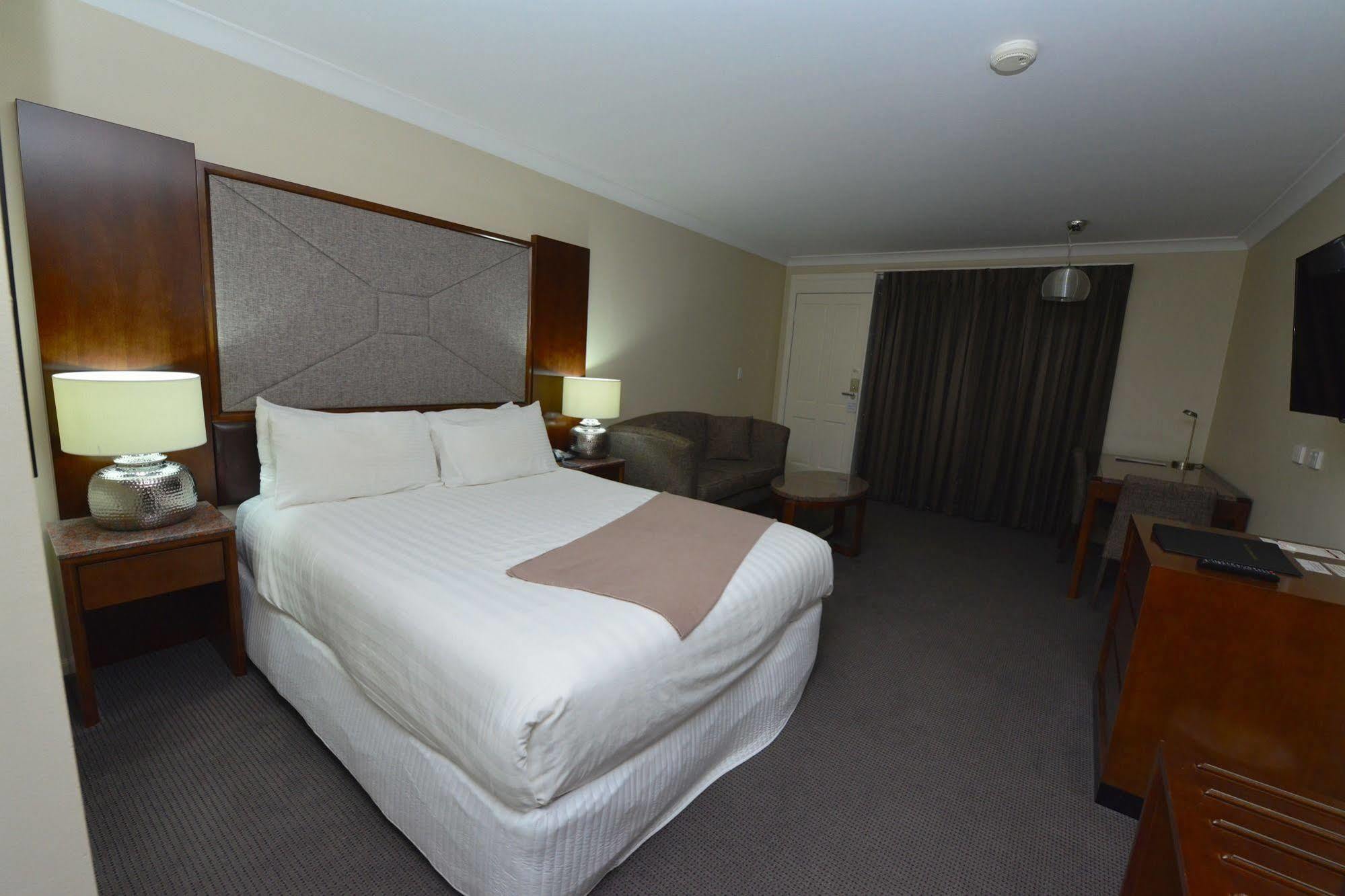 Winning Post Motor Inn Mudgee Bagian luar foto