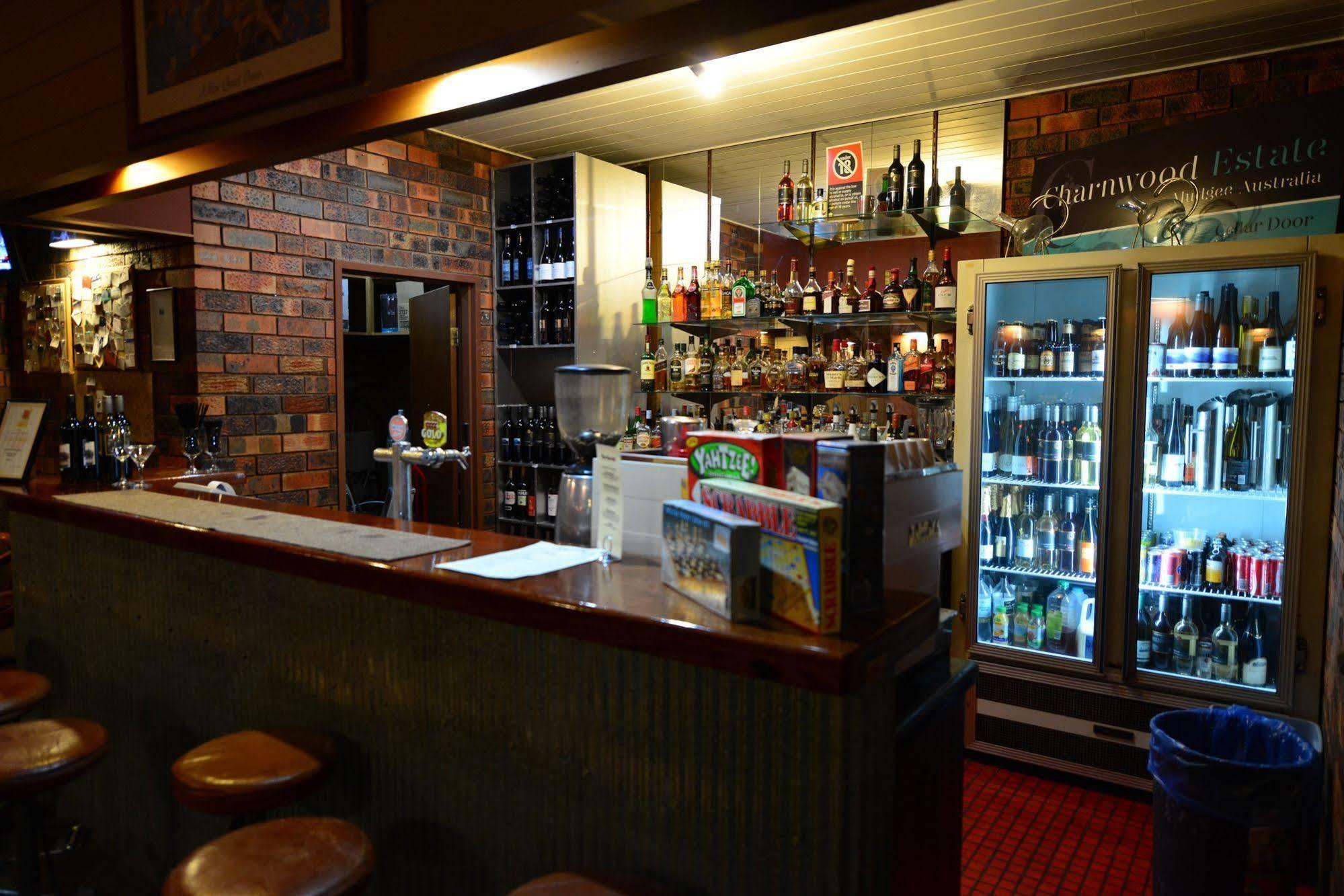 Winning Post Motor Inn Mudgee Bagian luar foto